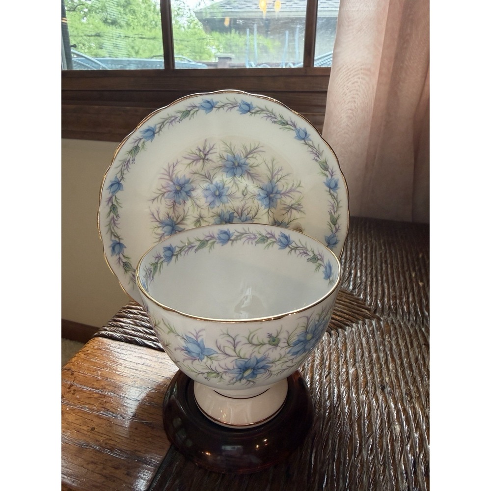 Tuscan Fine English Bone China Made in England Teacup/Saucer w/Holder